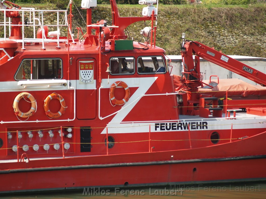 Feuerloeschboot 10-2      P184.JPG